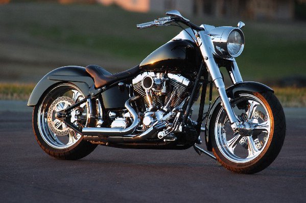 Harley-Davidsons-Fat-Boy.jpg (107.74 KiB) Просмотров: 1838 Harley-Davidsons-Fat-Boy.jpg