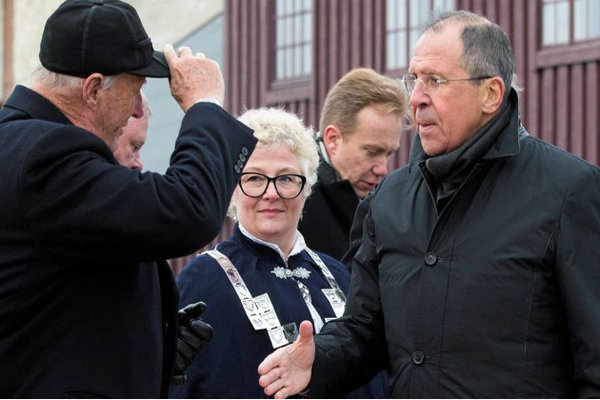 norvegian_king_harald_v_and_stupid_asshole_sergey_lavrov.jpg