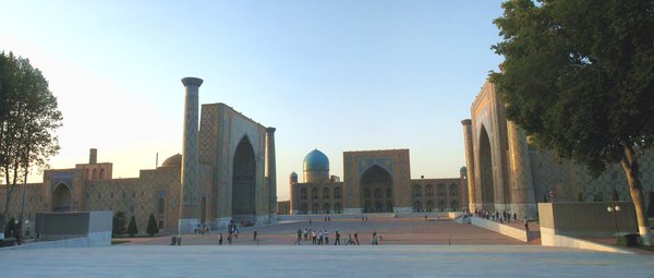 Fany-2016-3-221 Samarqand-Registan-Panorama.jpg (5.25 MiB) Просмотров: 5542 Fany-2016-3-221 Samarqand-Registan-Panorama.jpg