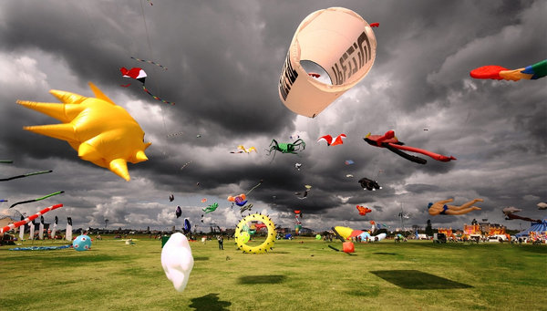 kites-in-storm.jpg (302.92 KiB) Просмотров: 1783 kites-in-storm.jpg