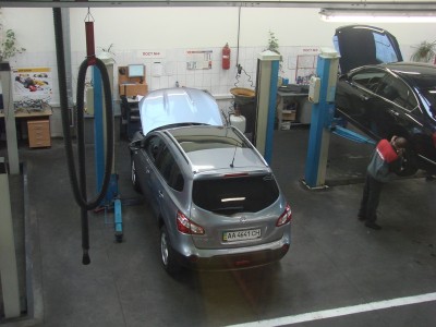 Oil Change 13 Nov 2010.JPG