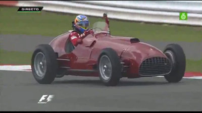 Fernando Alonso driving Ferrari 375 F1.jpg (62.46 KiB) Просмотров: 7703 Fernando Alonso driving Ferrari 375 F1.jpg
