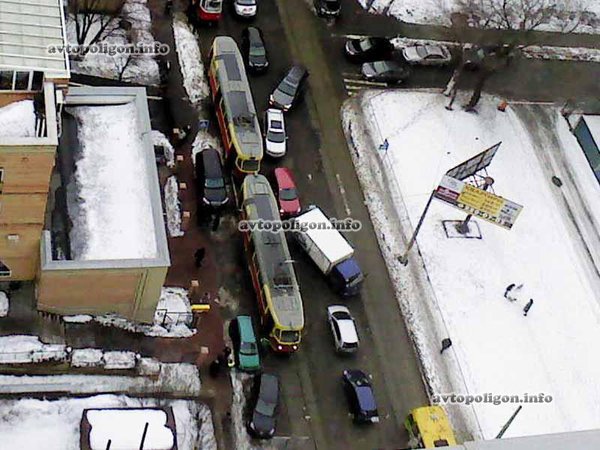 parkovka_nissan_kashkay_na_tramvaynyh_putyah_37586.jpg (75.16 KiB) Просмотров: 3598 parkovka_nissan_kashkay_na_tramvaynyh_putyah_37586.jpg