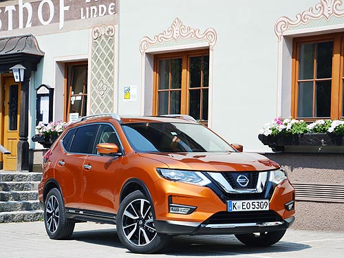 Nissan_X-Trail_2017_15.jpg