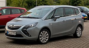 Opel_Zafira_Tourer_2.0_CDTI_Innovation_(C)_–_Frontansicht,_23._Mai_2013,_Heiligenhaus.jpg