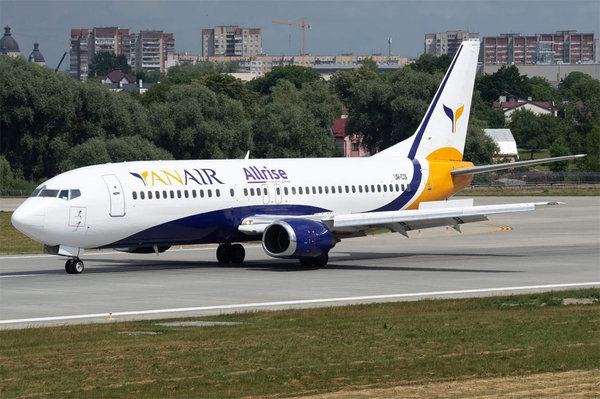 yanair_boeing-737400.jpg