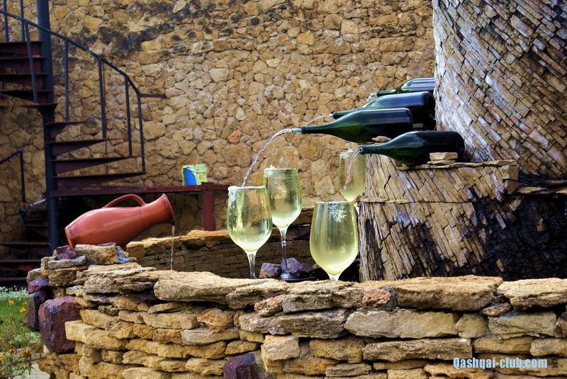 450-Ukr-Moldova-MileshtijMich-fontan-bokaly