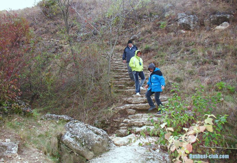 506-Ukr-Moldova-Tipova-skalny-mon-Toma-San-Marin