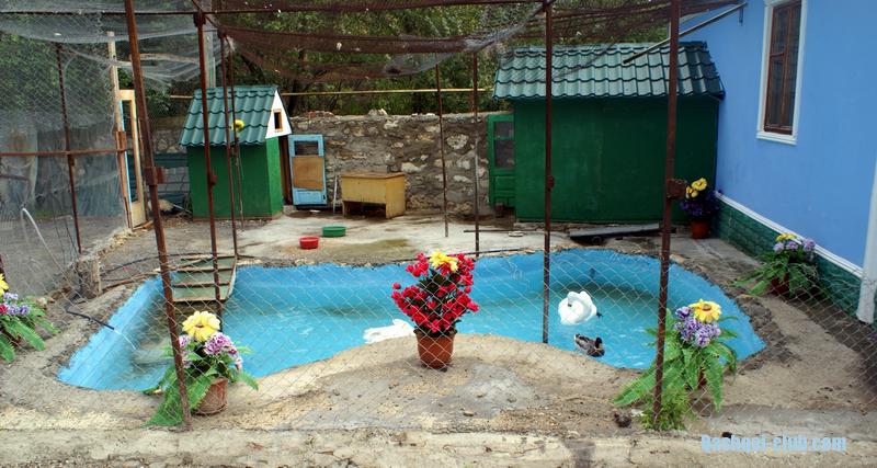 552-Ukr-Moldova-Saharna-monastyr-lebedi